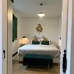 Bed & Breakfast Catrinandes - Retreat Center Tondela