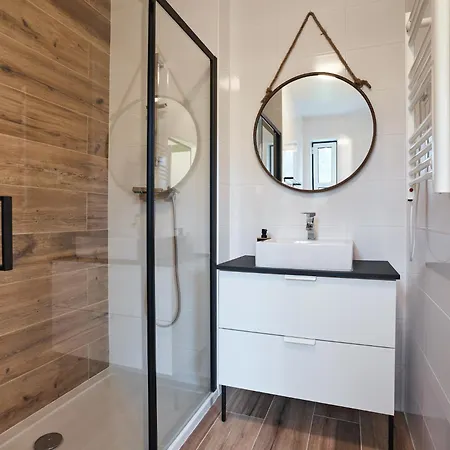 Catrinandes - Retreat Center Тондела