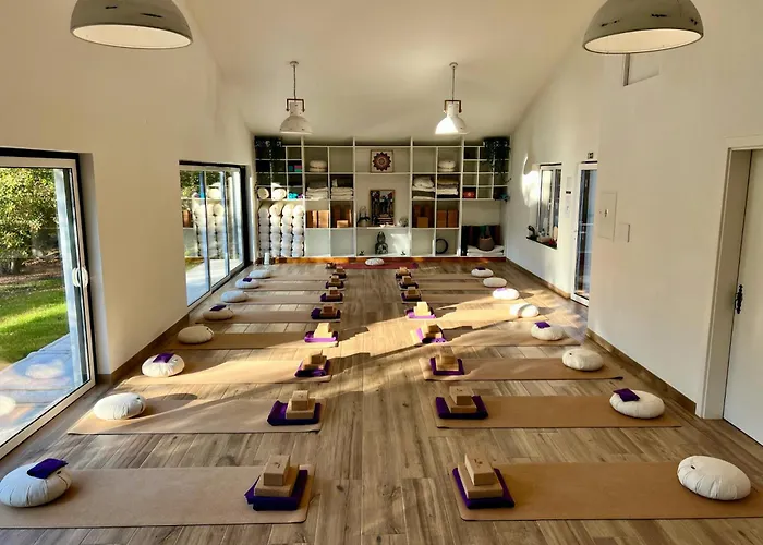 Catrinandes - Retreat Center Couette-café Tondela