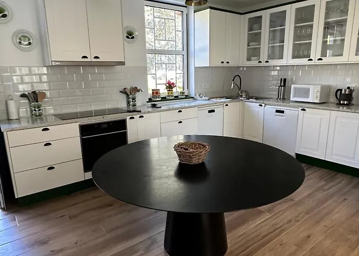 Catrinandes - Retreat Center Couette-café Tondela