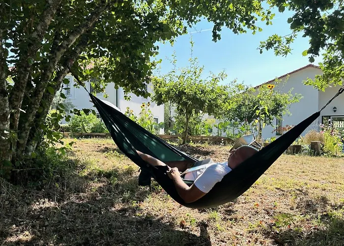 Catrinandes - Retreat Center Couette-café Tondela